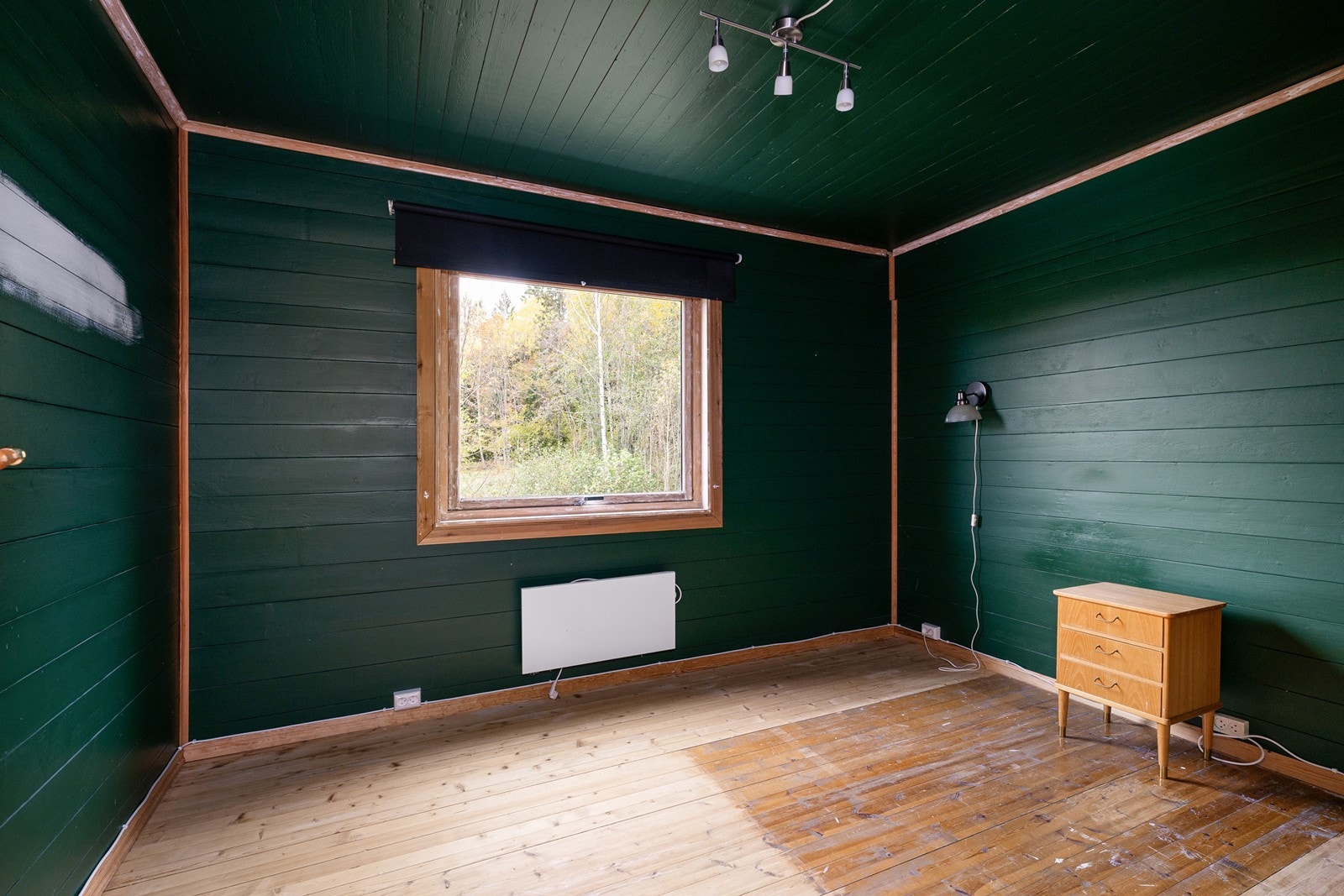 Boligen har tre romslige soverom som alle ligger i andre etasje. Galleribilde