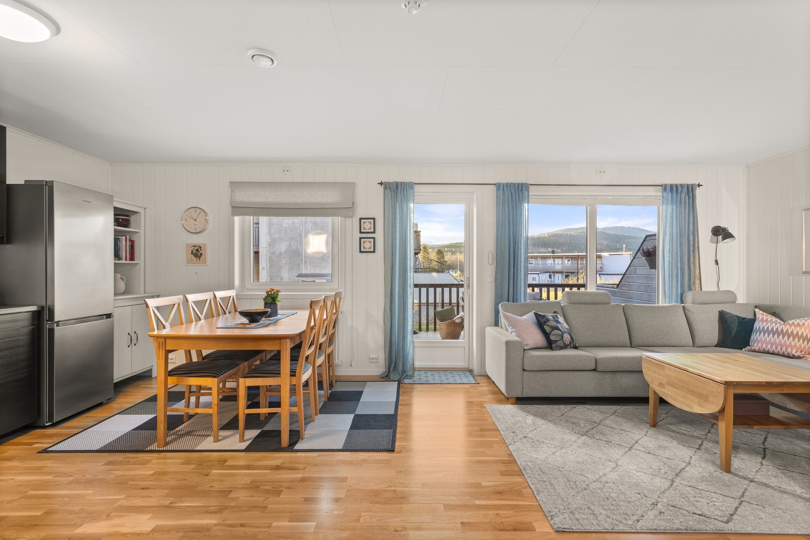 Stue og kjøkken måler til sammen 30 kvm Galleribilde