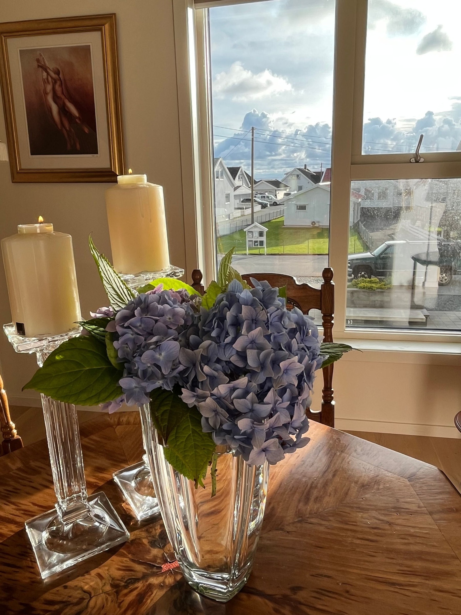 Her kan du nyte morgenkaffen, med delvis havutsikt Galleribilde