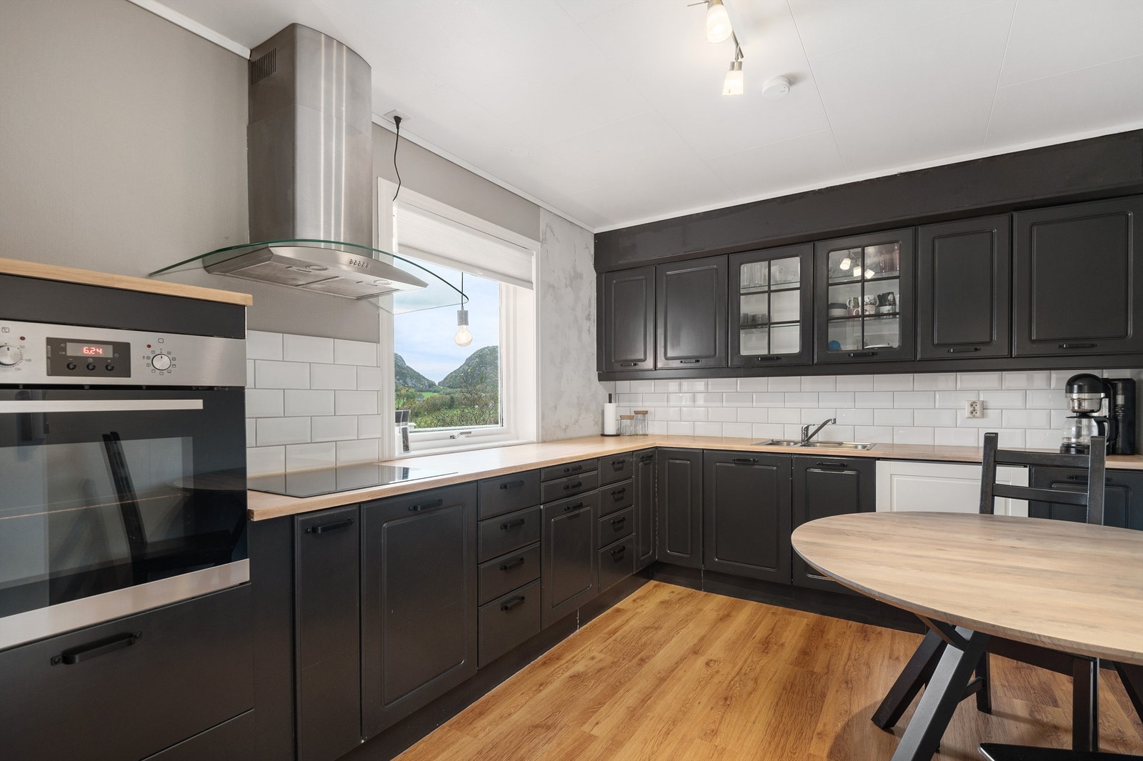 Kjøkken; 10 kvm. Galleribilde