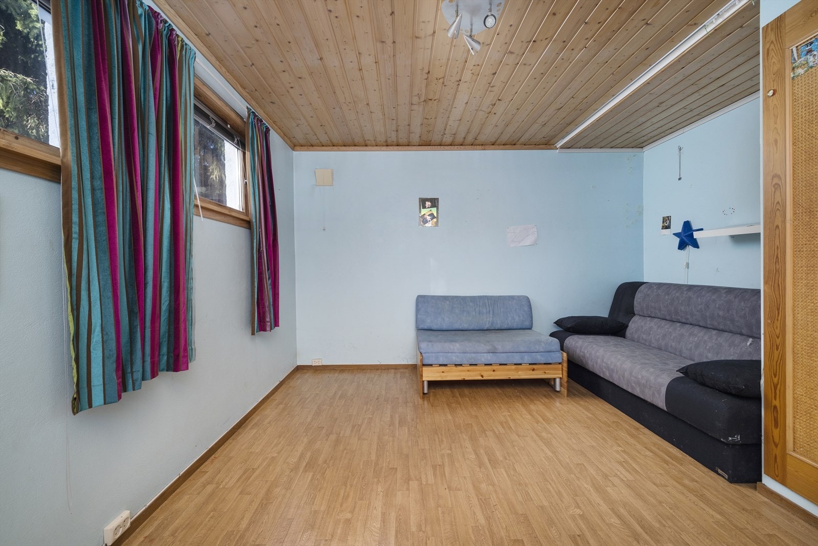 Stort soverom med god plass til møblering. Galleribilde