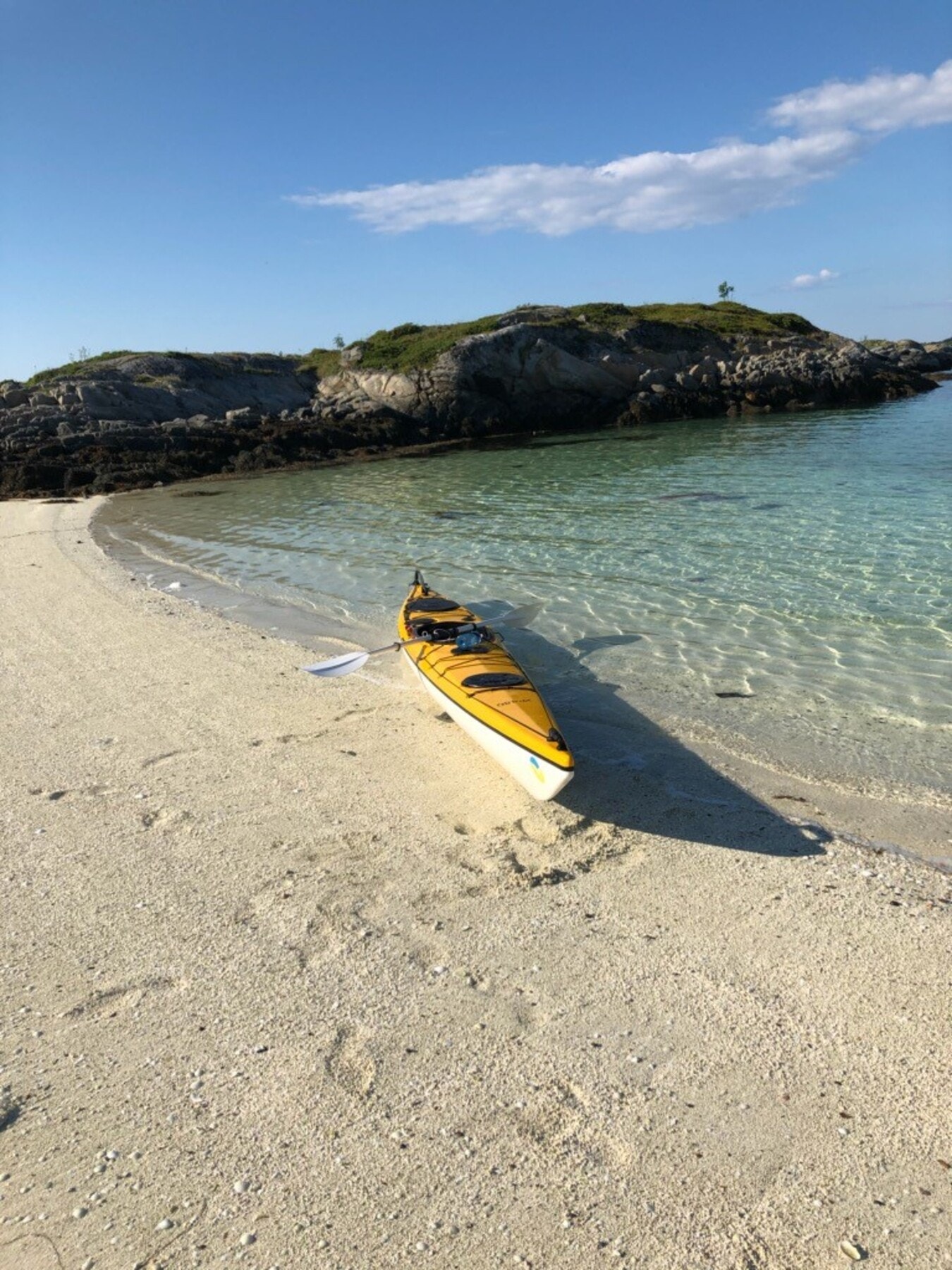 Hvite strender, lyse sommernetter og en kajakktur kan vel friste? Galleribilde