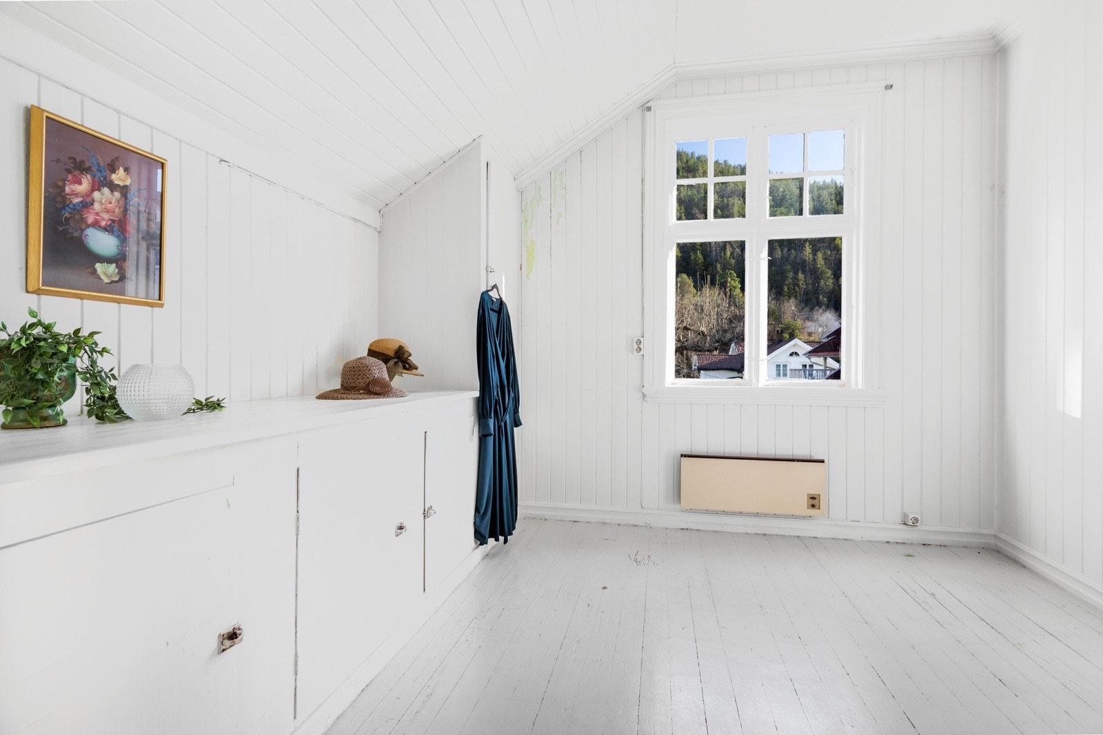 Soverom ll har innebygde garderobeskaper Galleribilde