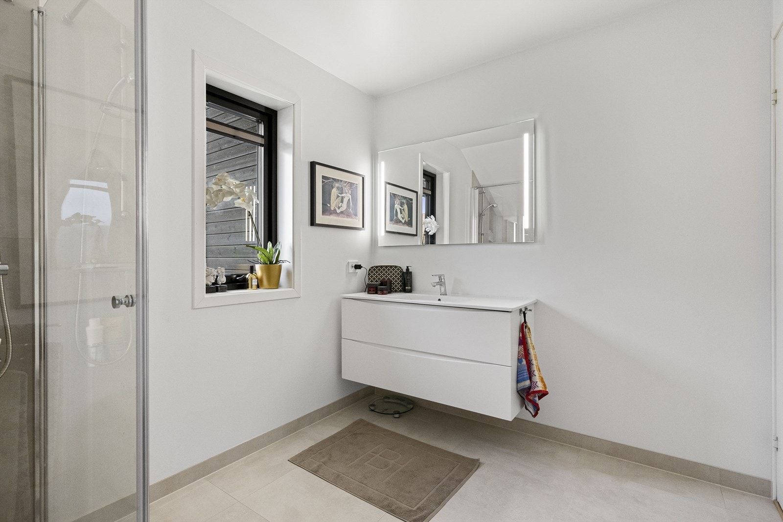 Bad i andre etasje Galleribilde