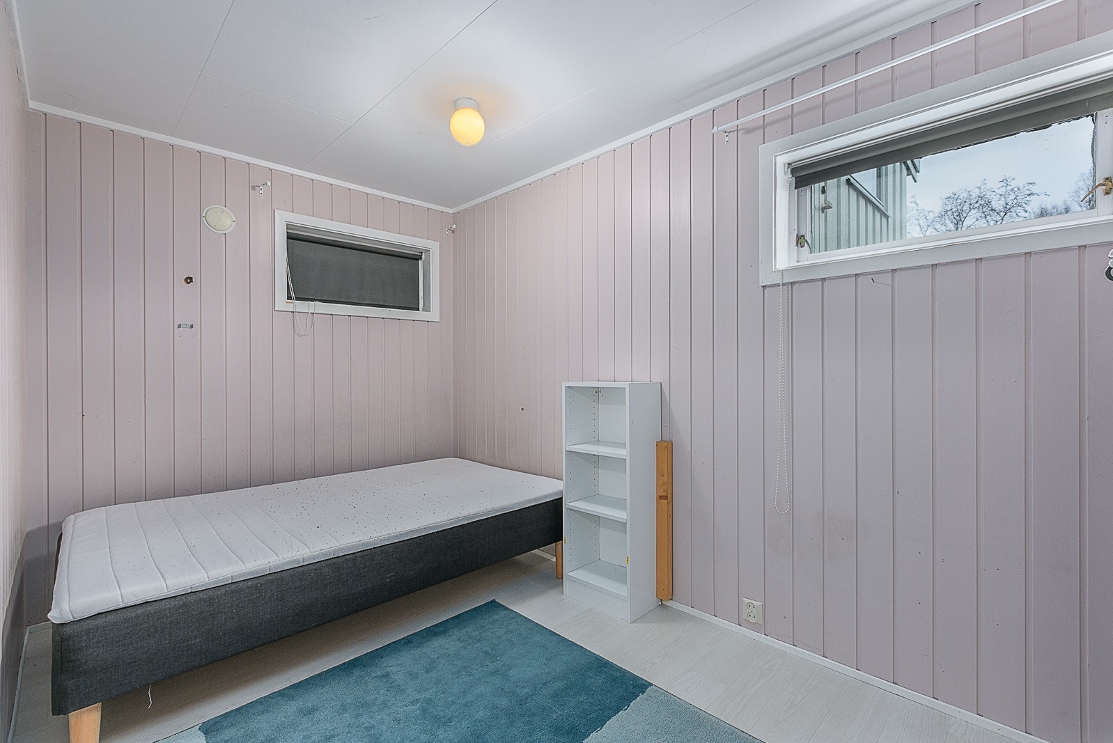 Hobbyrom i kjelleretasje, idag brukt som soverom. Galleribilde