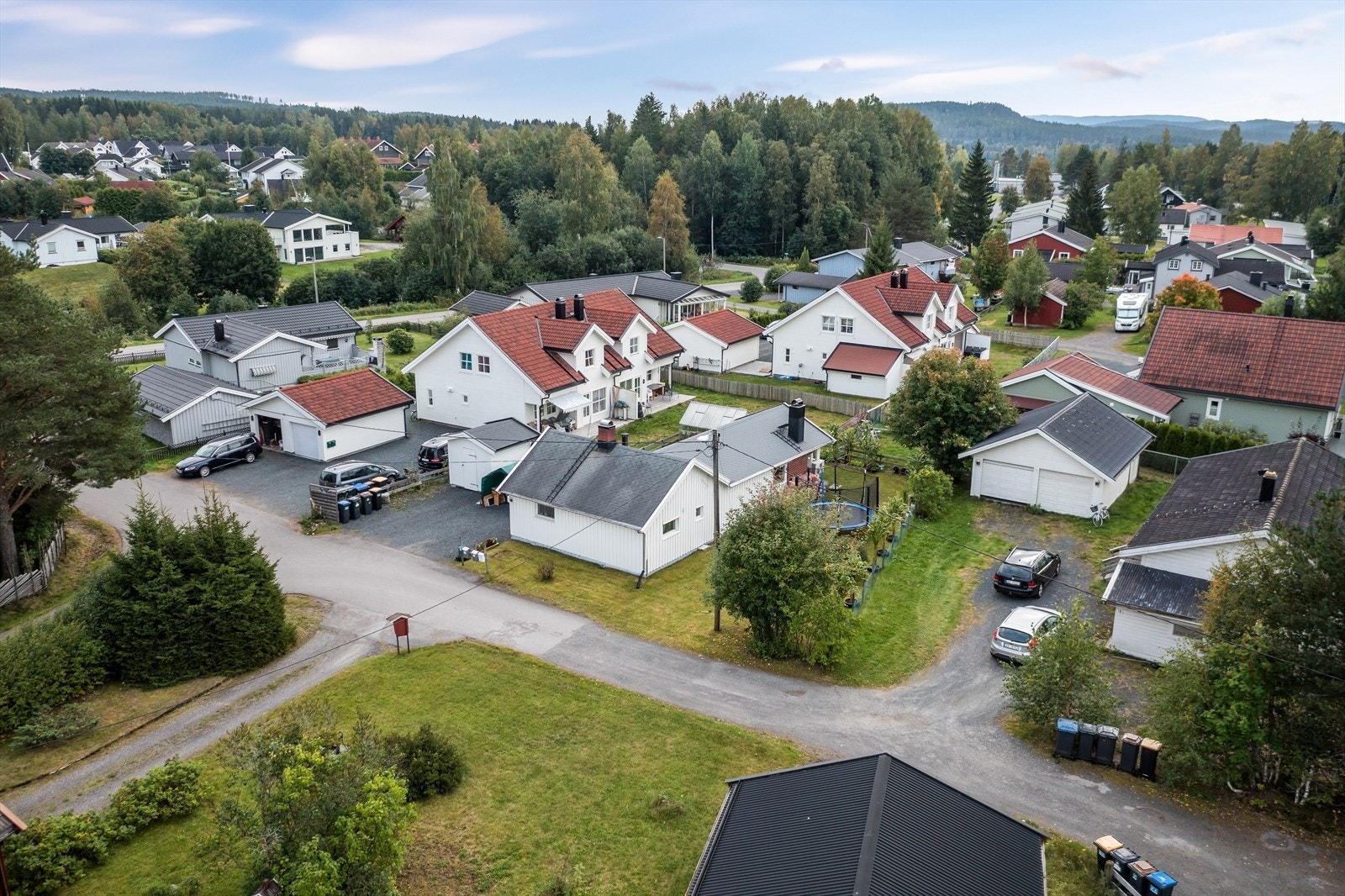 Meget familievennlig område rundt boligen. Galleribilde