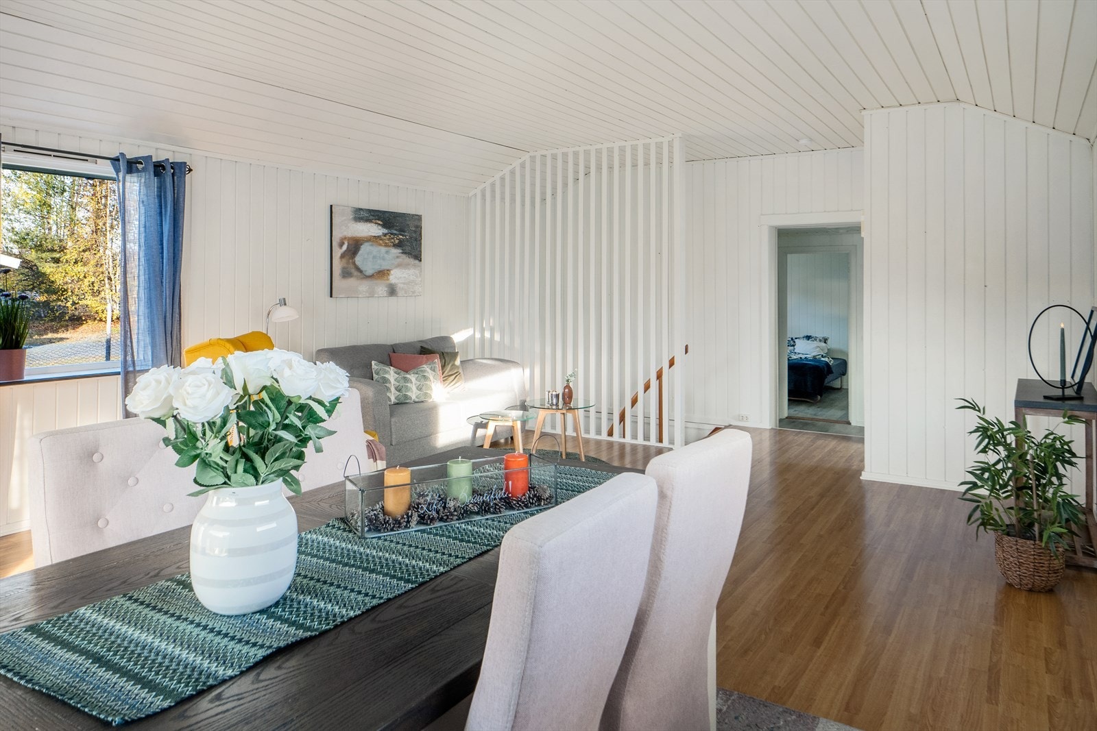 Fra stuen er det adkomst ned til kjelleren. Galleribilde