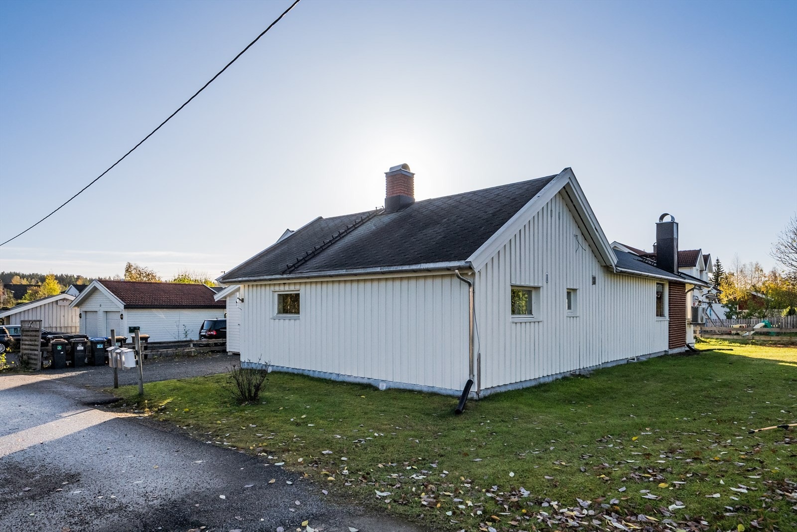 Fra eiendommen er det gangavstand til dagligvare, skole og barnehage. Galleribilde