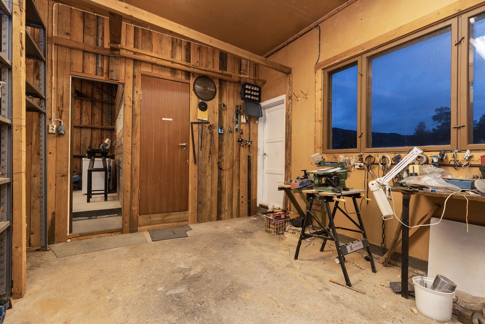 Bod/lagringsplass i garasjebygg Galleribilde