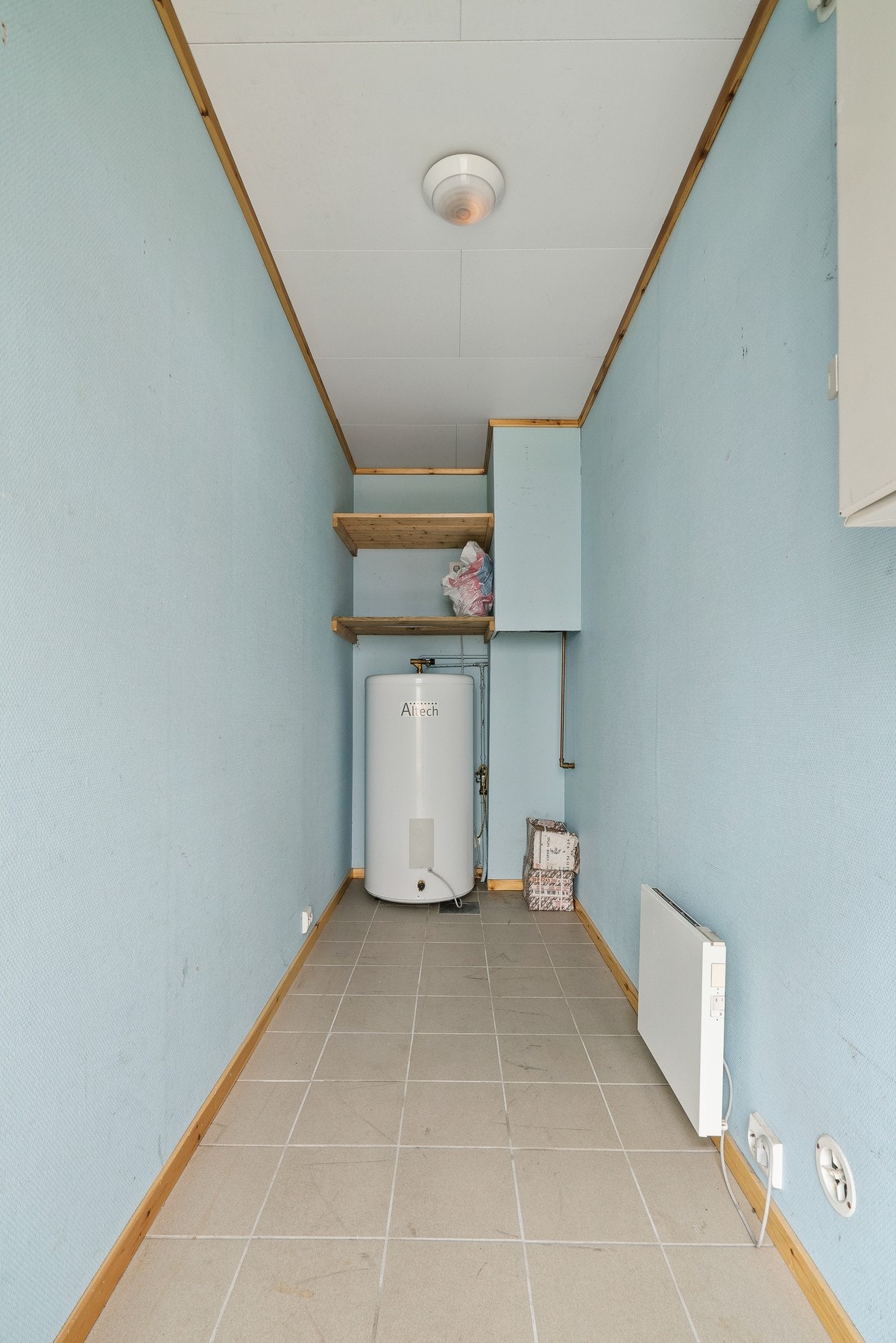 Bod med varmtvannstank. Galleribilde