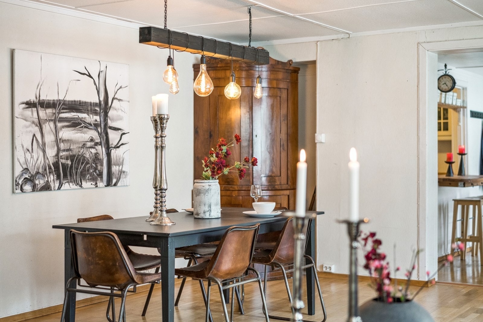 Her er det plass til å dekke på til fest Galleribilde