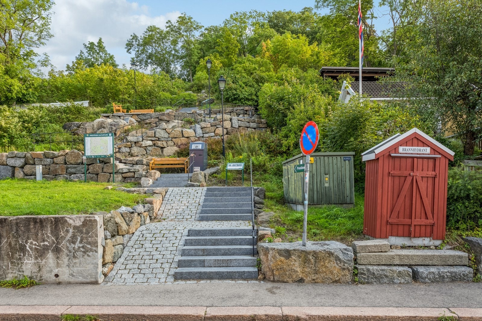 Trapp opp til idylliske Preståsen Galleribilde