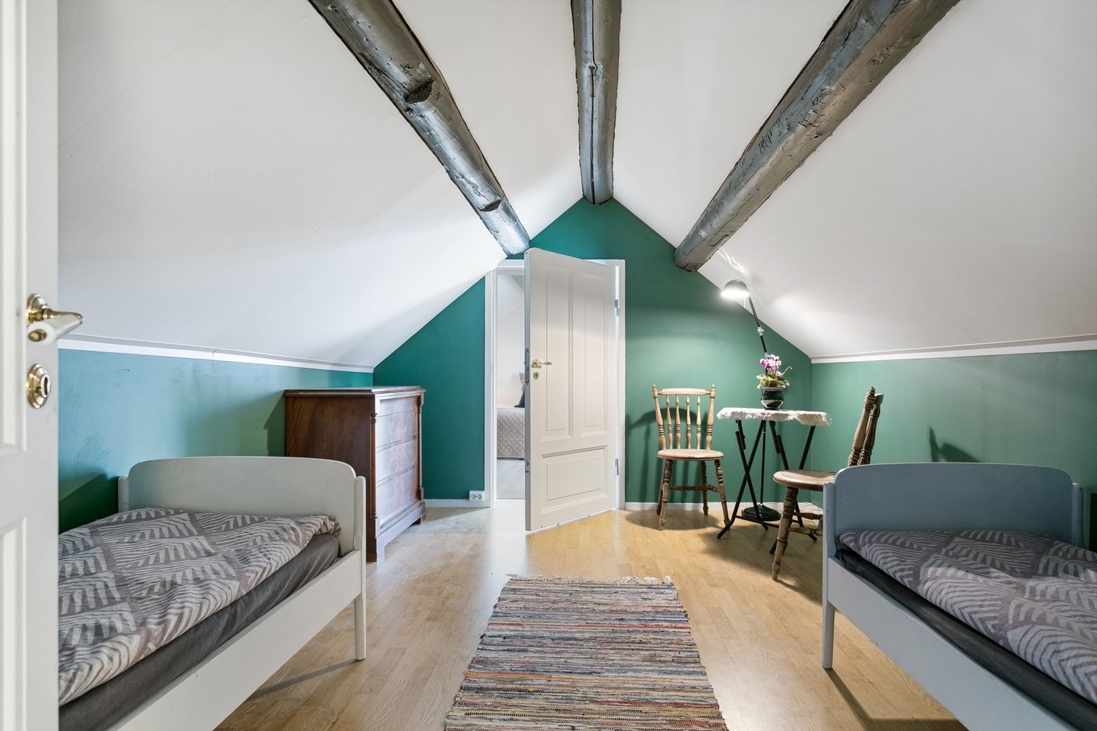 Soverom i 2 etasje. Det er totalt 4 soverom i hoveddelen Galleribilde