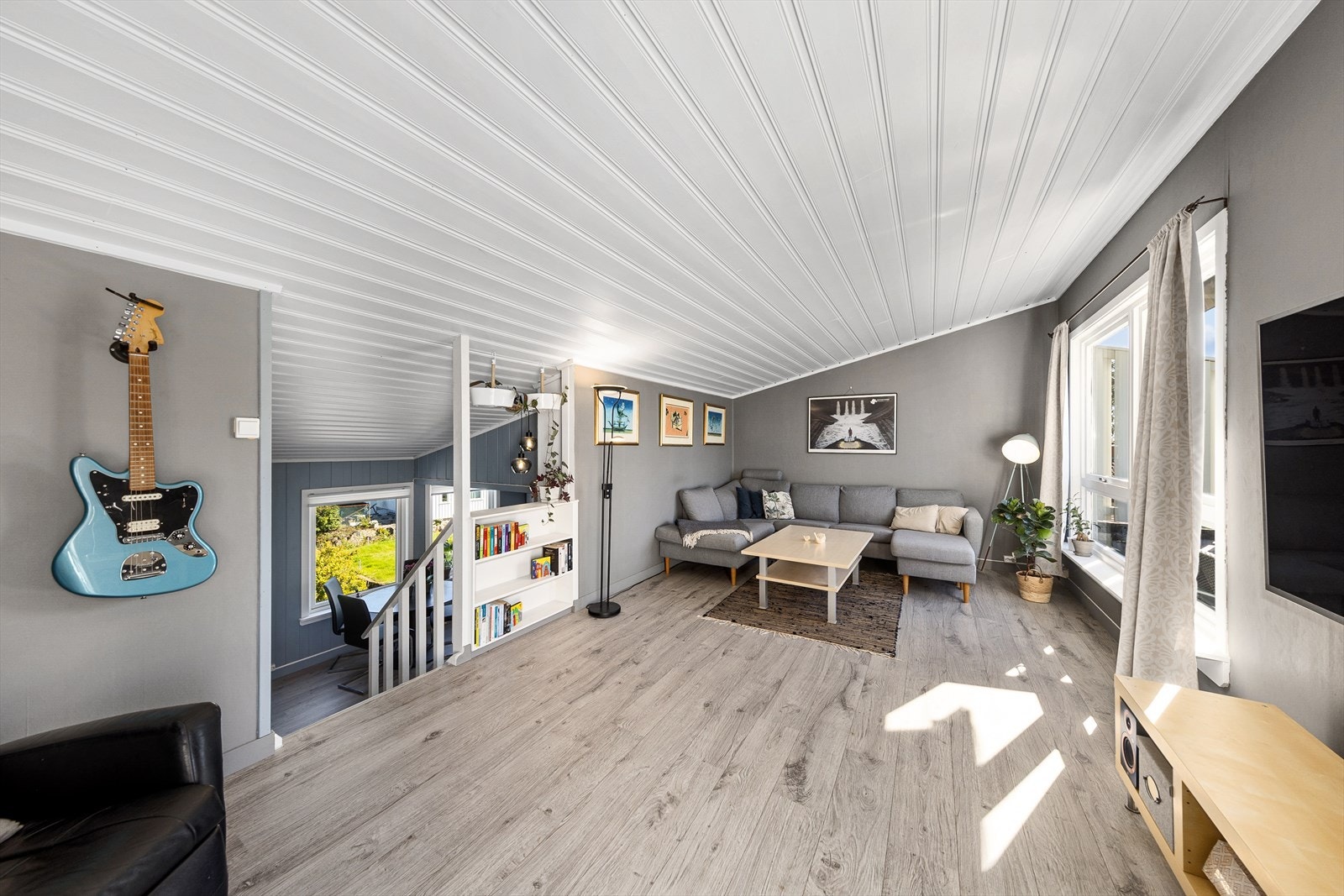 Plan 3 og 4 har ekstra god takhøyde, og gjør at leiligheten fremstår som åpen og luftig. Galleribilde