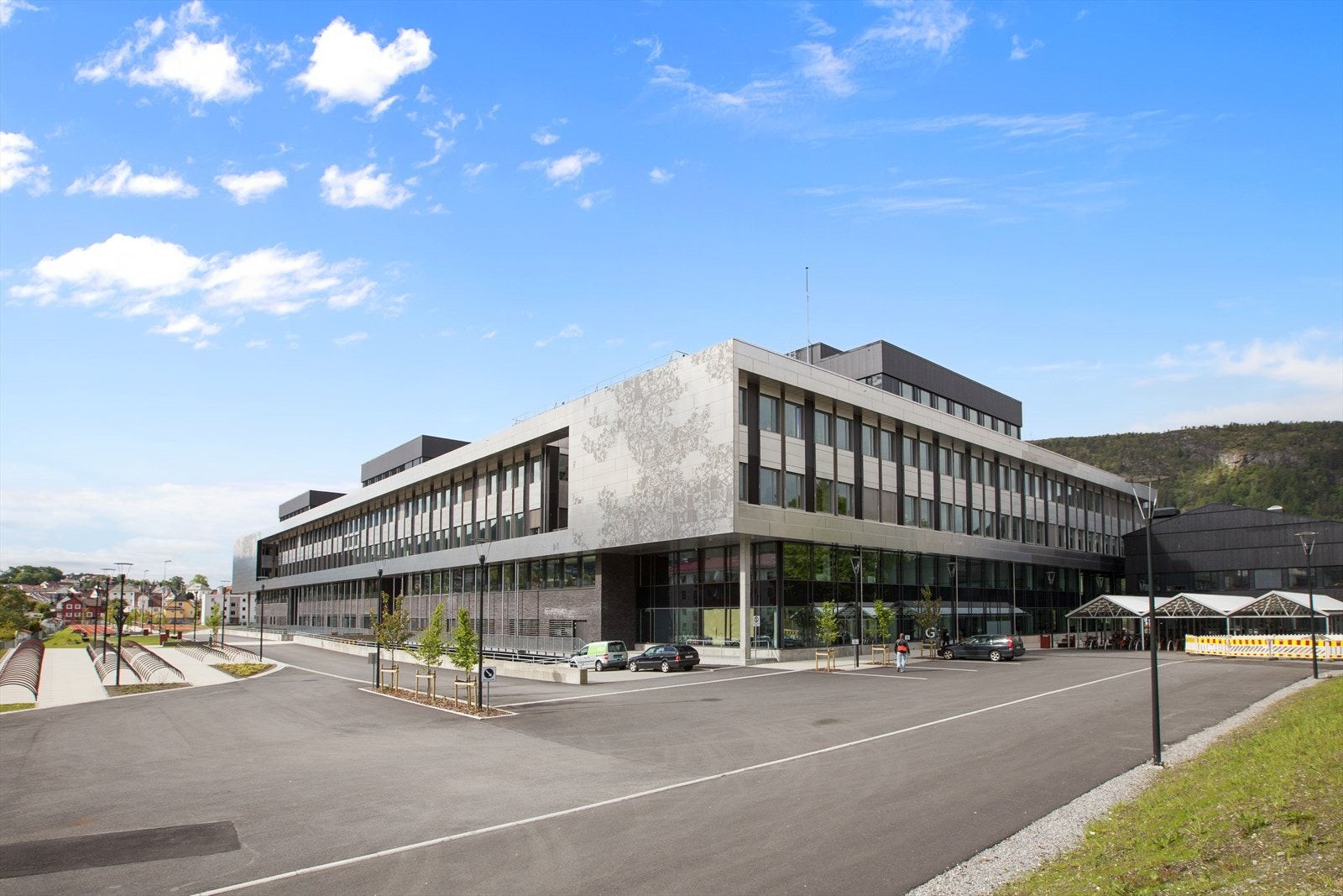 Fra boligen er det kort vei til Høgskolen på Vestlandet. Galleribilde