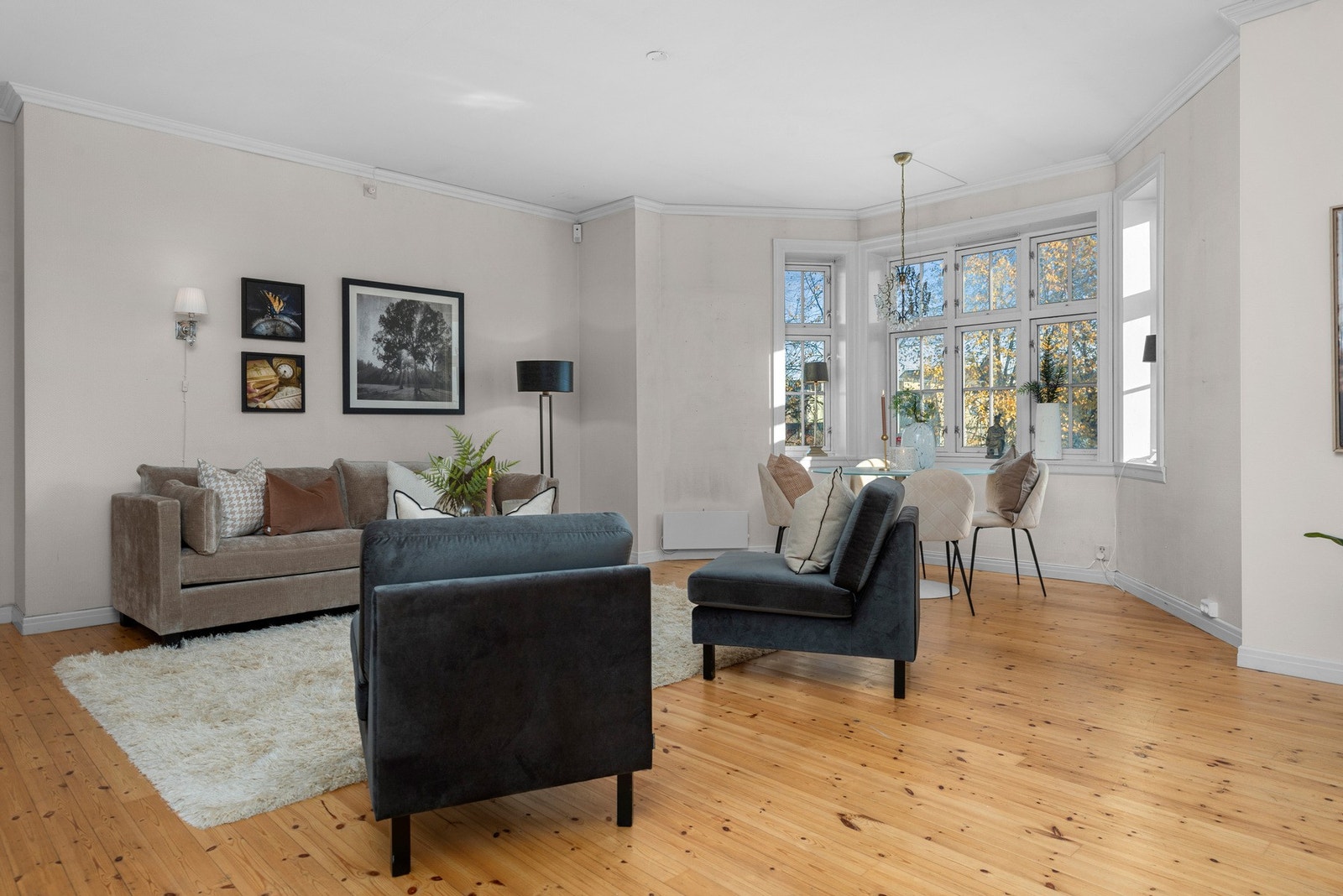 De lune furugulvene passer godt med stil og byggeskikk Galleribilde