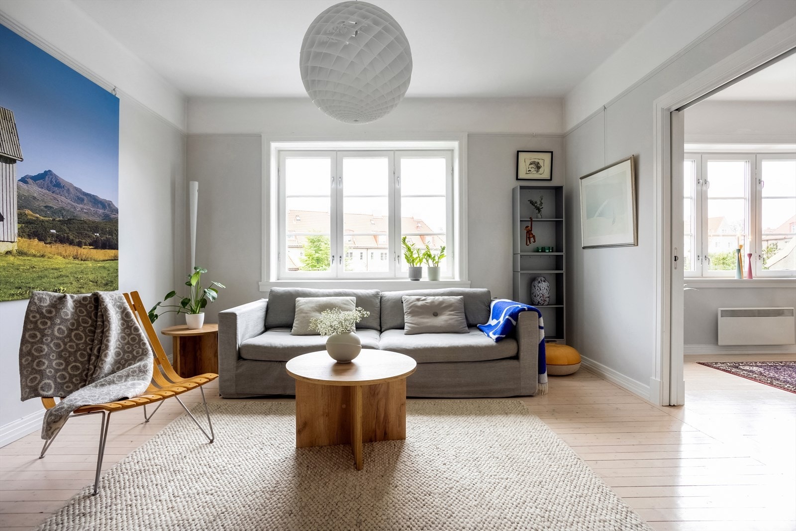 Leiligheten har en god og familievennlig planløsning med flere soner hvor arealet er meget godt utnyttet. Galleribilde