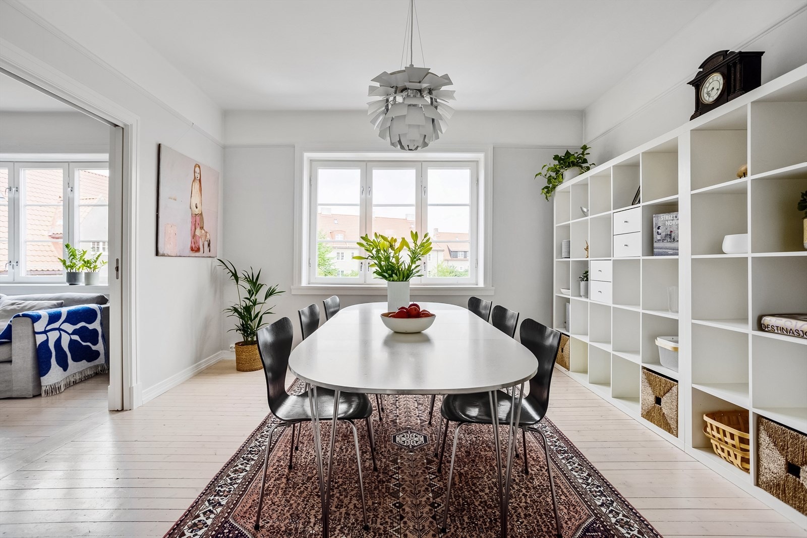 Leiligheten har et fantastisk lysinnslipp med store vindusflater i flere himmelretninger. Galleribilde