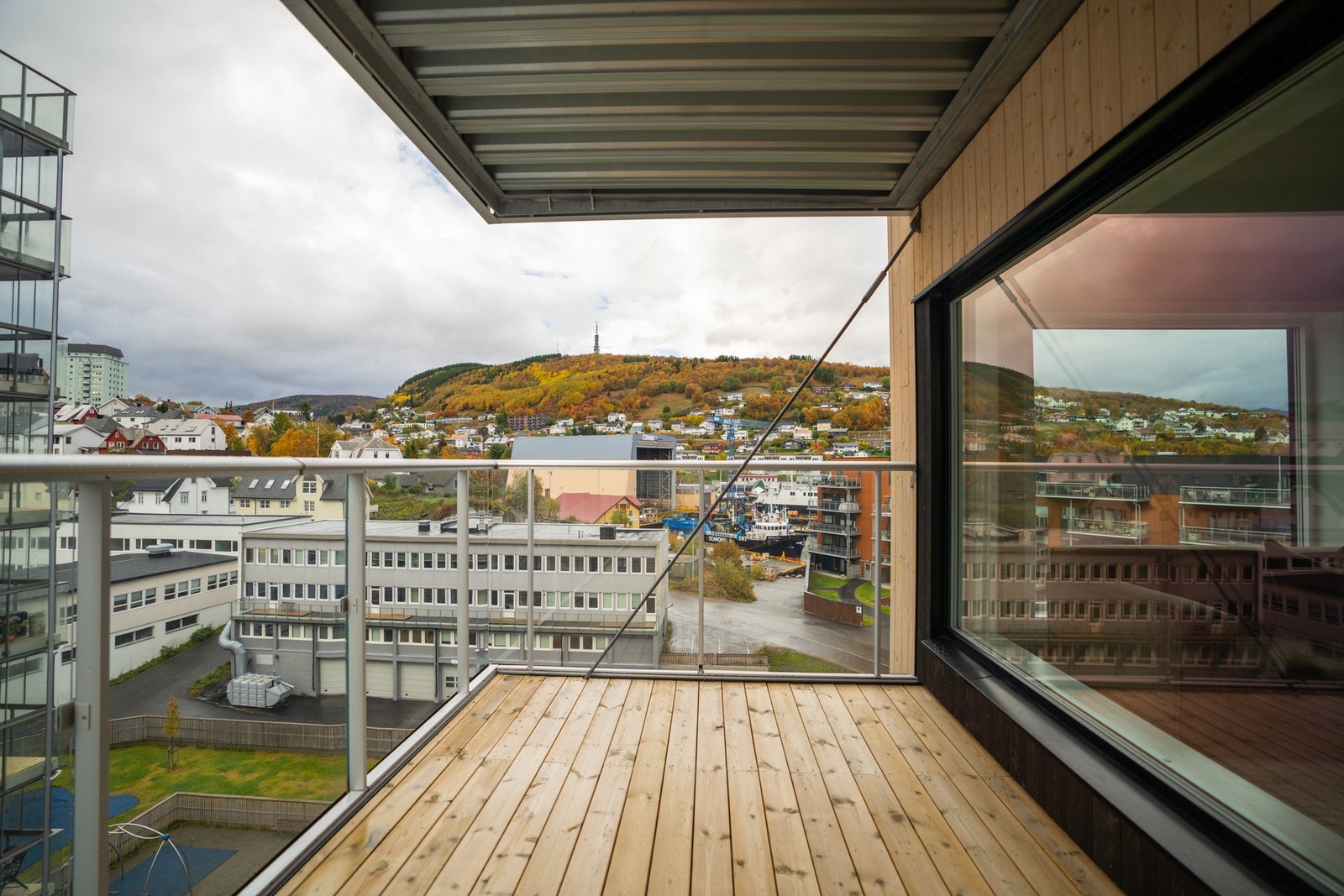 God plass for utemøbler og grill. Galleribilde