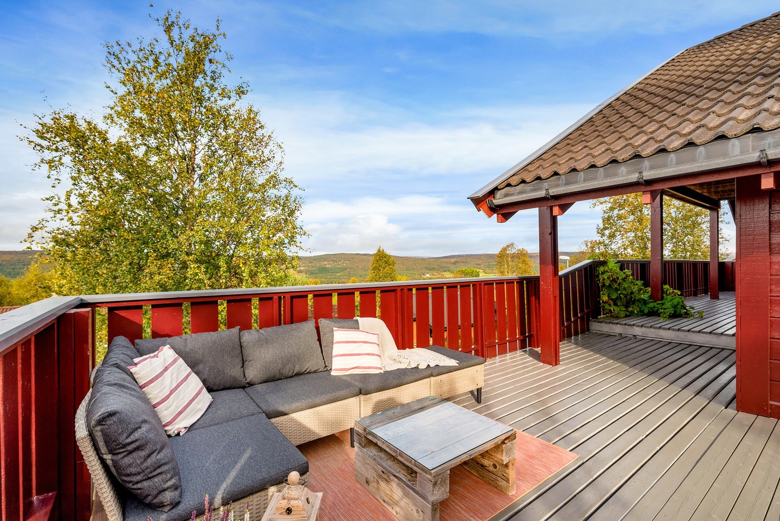 Terrassen er på hele 65,5m². Galleribilde