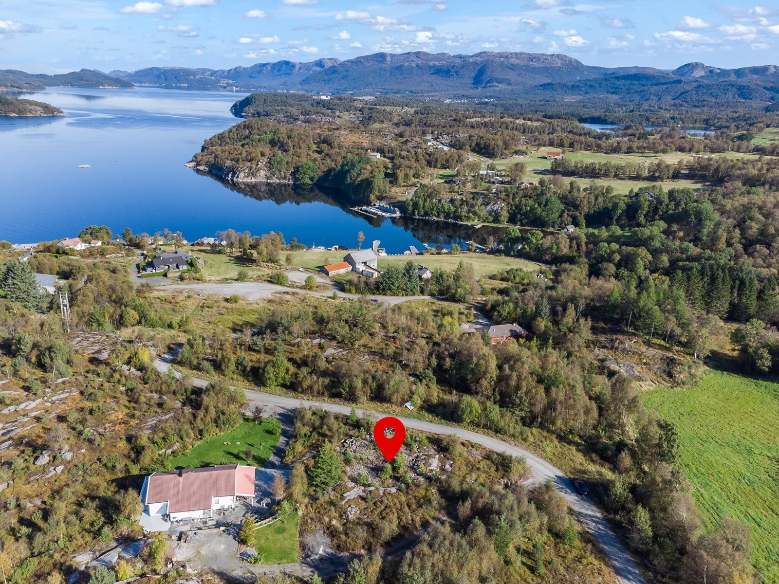 Flott beliggende tomt like ved Ålfjorden Galleribilde