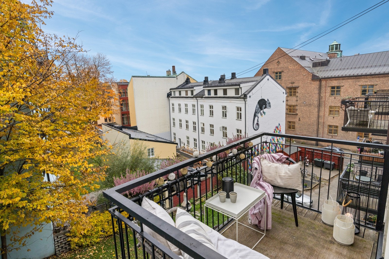 En strøken leilighet i 4. etasje med balkong. Galleribilde