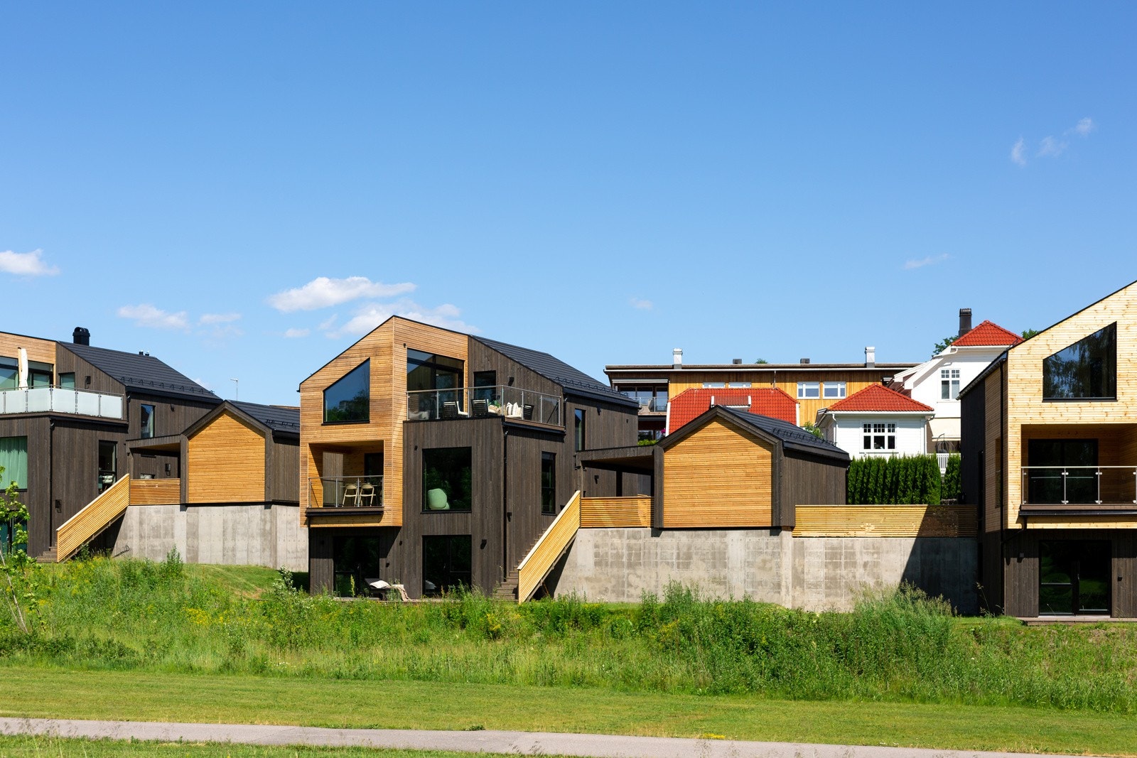 Boligen sett fra Lundedalen Galleribilde