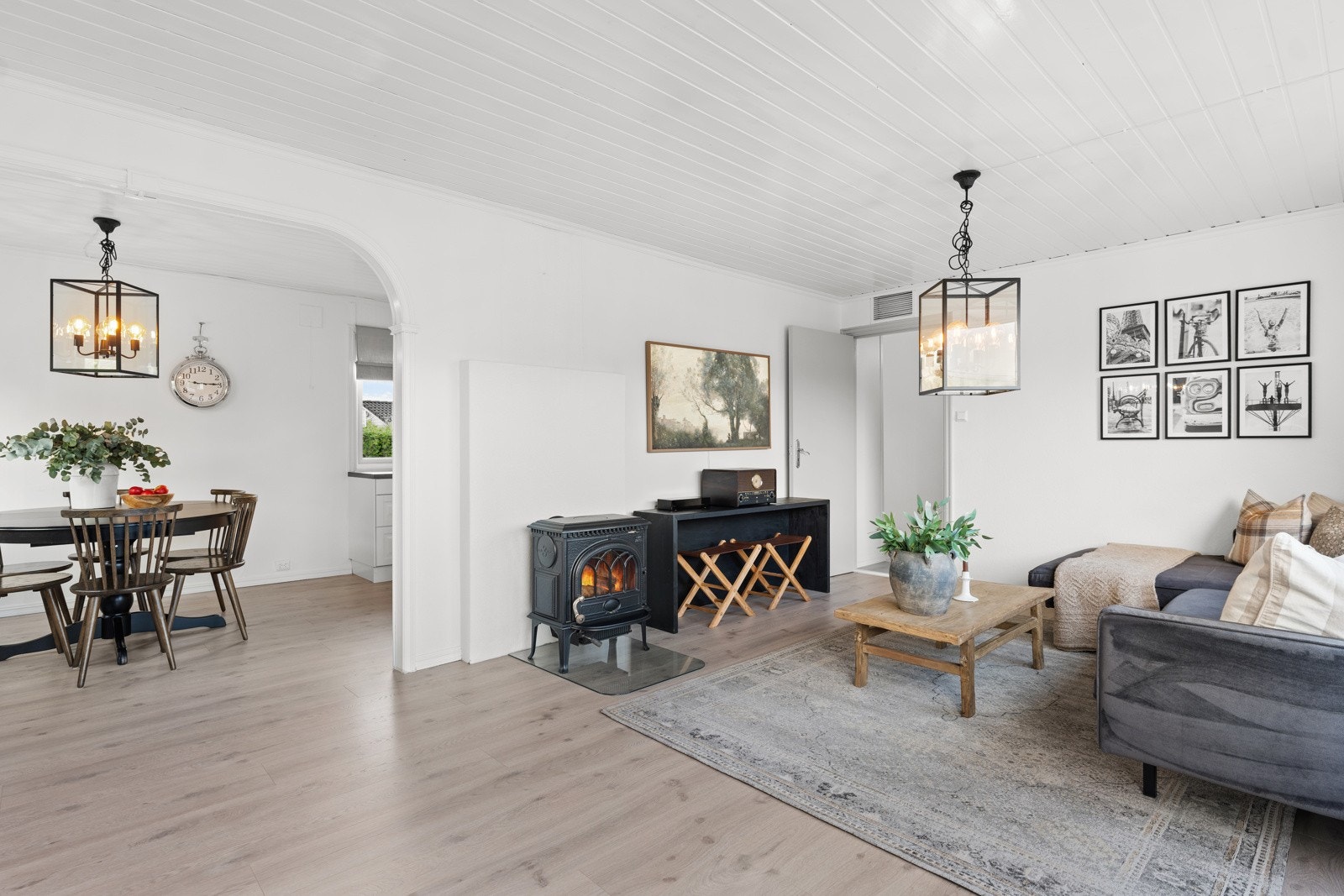 Gulvene i stua ble lagt nye for 5-6 år siden Galleribilde