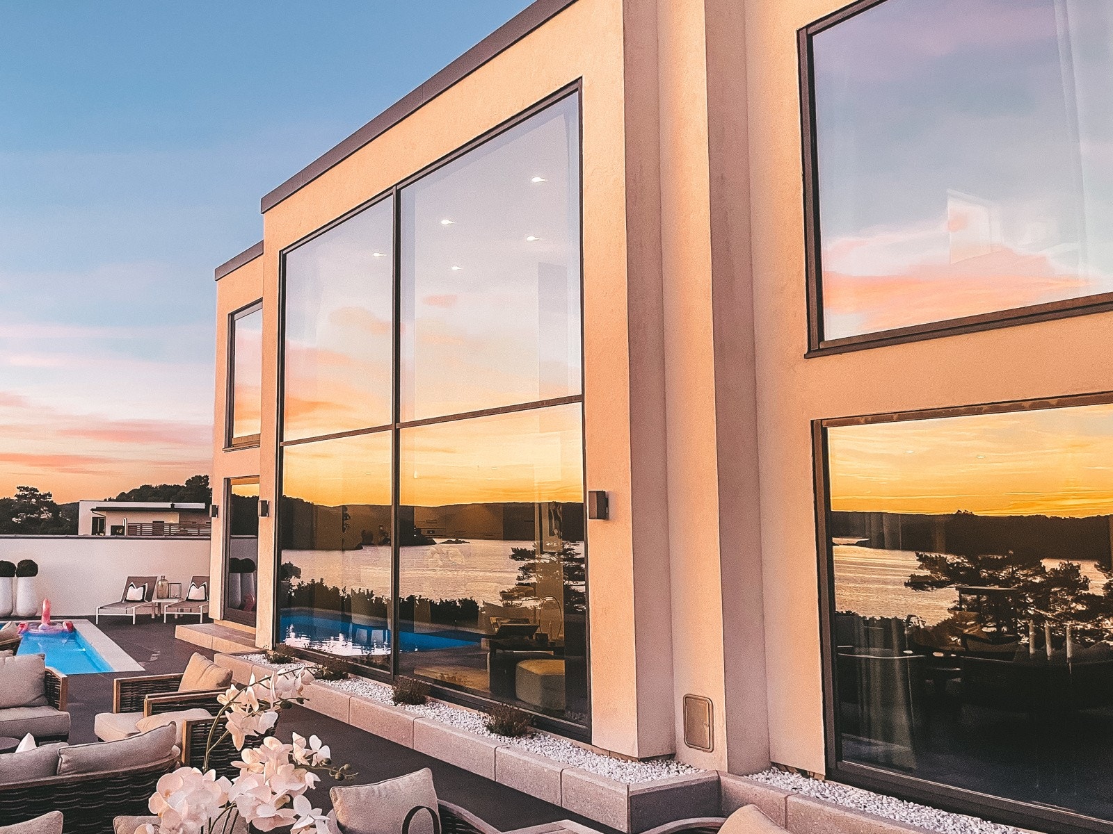 Sørmegleren ved Kristian Lossius har gleden av å ønske deg velkommen til Dvergsneslia 34! Galleribilde