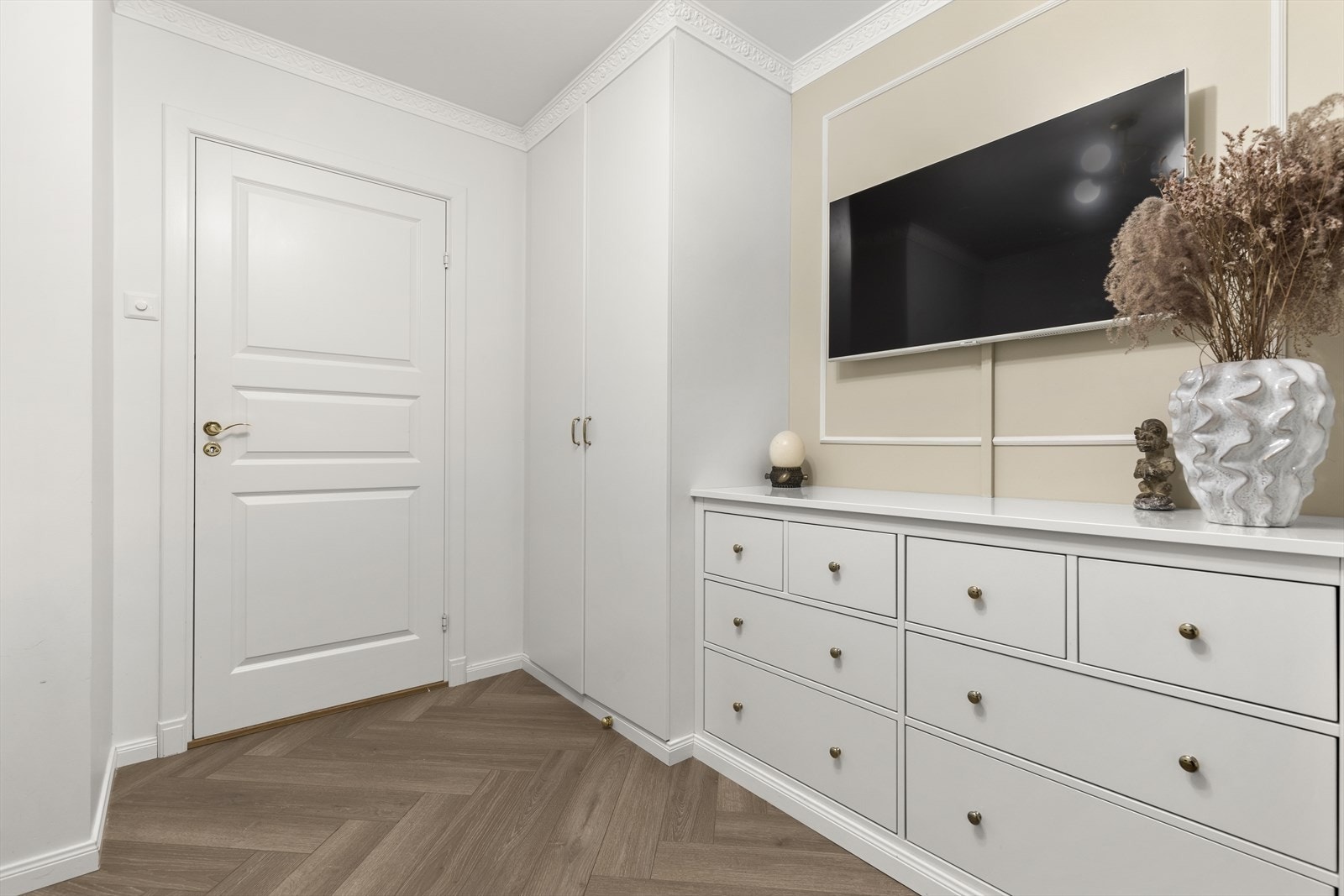 Plassbygget skap og skuff Galleribilde