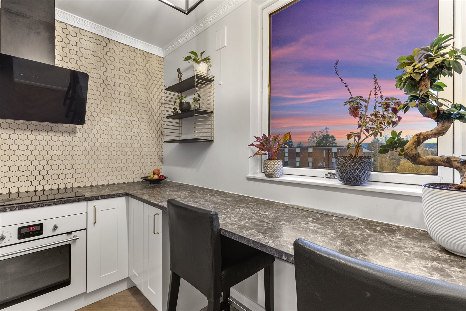 Integrert platetopp,
komfyr, kjøl/frys & oppvaskmaskin Galleribilde