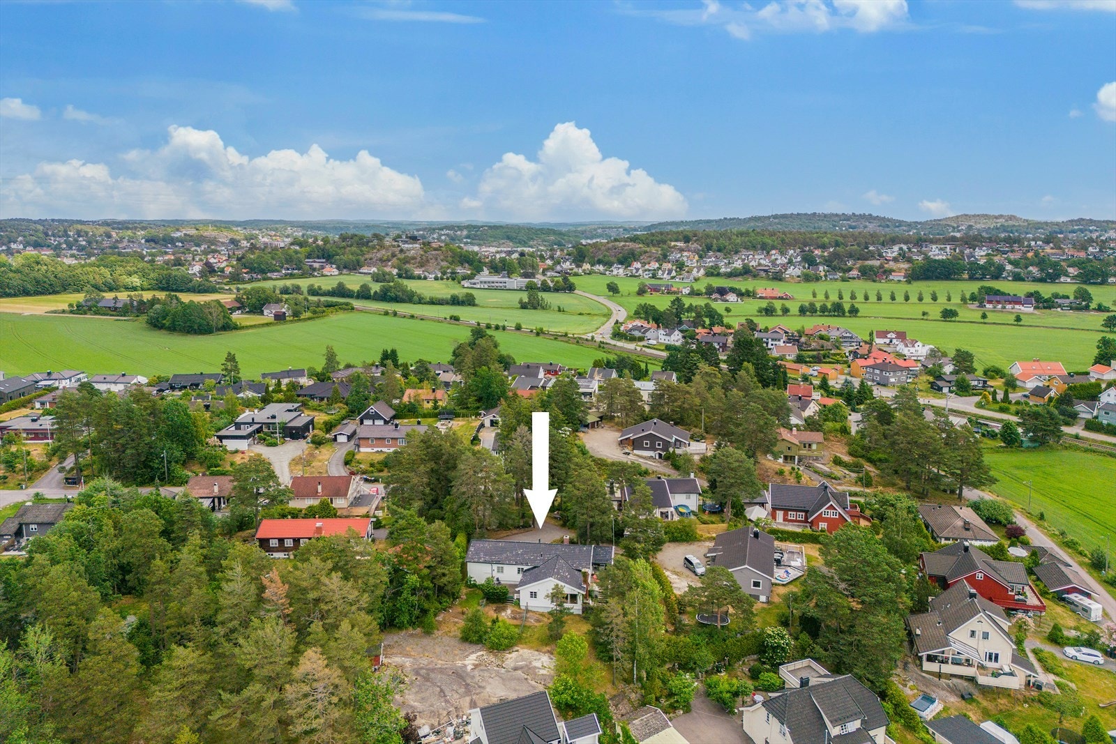 Området er barnevennlig med lite trafikk. Det er også flere barnehager i nærområdet. Galleribilde