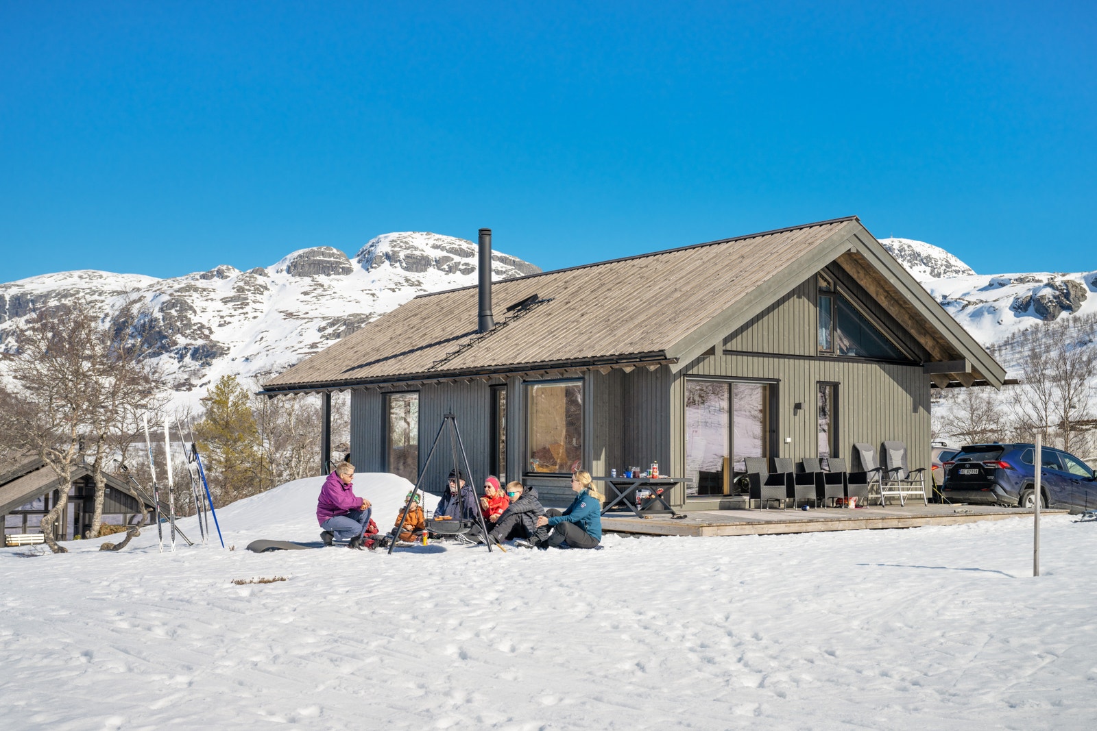 Påskekos utenfor Hedvig-hytte Galleribilde