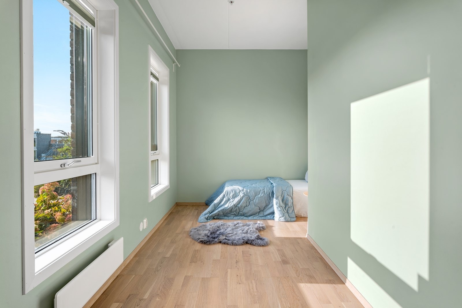 Soverom 2 egner seg ypperlig for minstemann i familien. Galleribilde