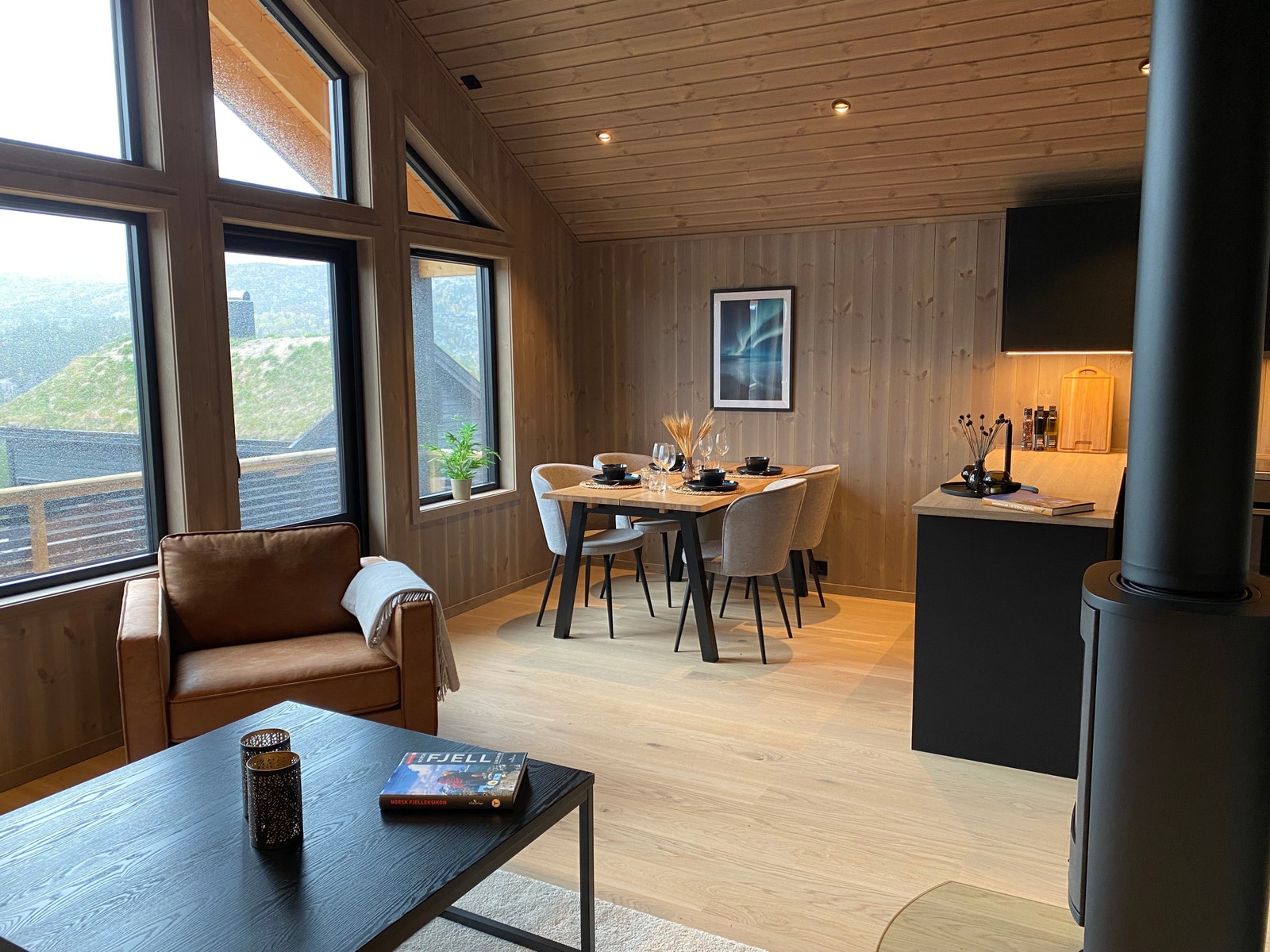 Stue interiør bilde fra samme hytte på annen tomt Galleribilde