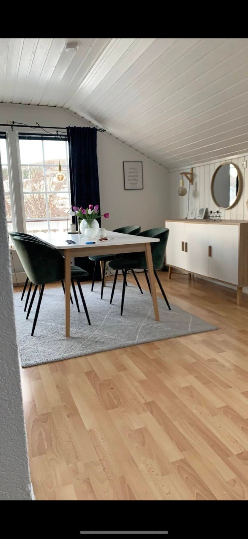 Selgers egne bilder, møblert leilighet på loftet Galleribilde