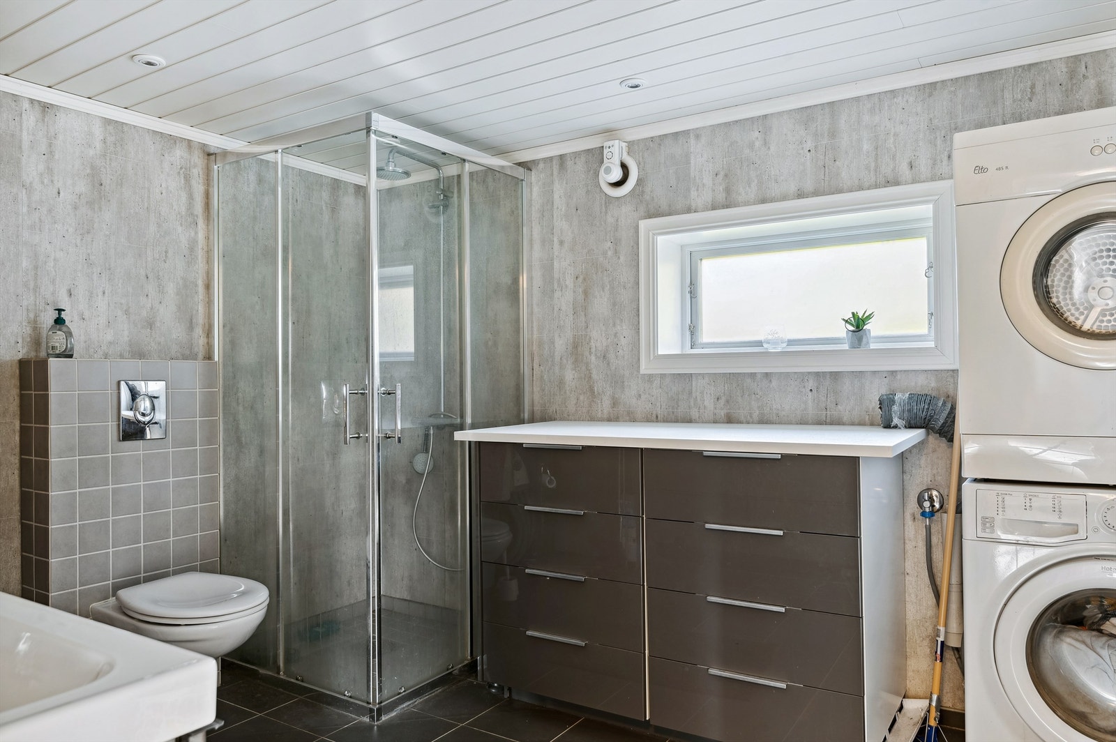 Romslig bad Galleribilde