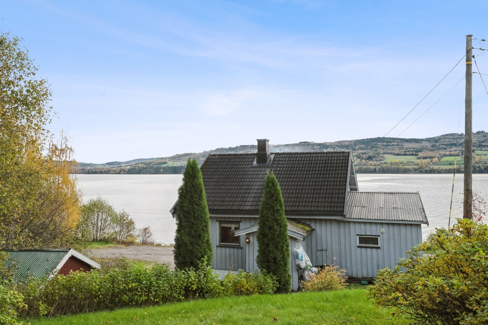 Et flott utgangspunkt for den som drømmer om en eiendom nær Mjøsa! Galleribilde