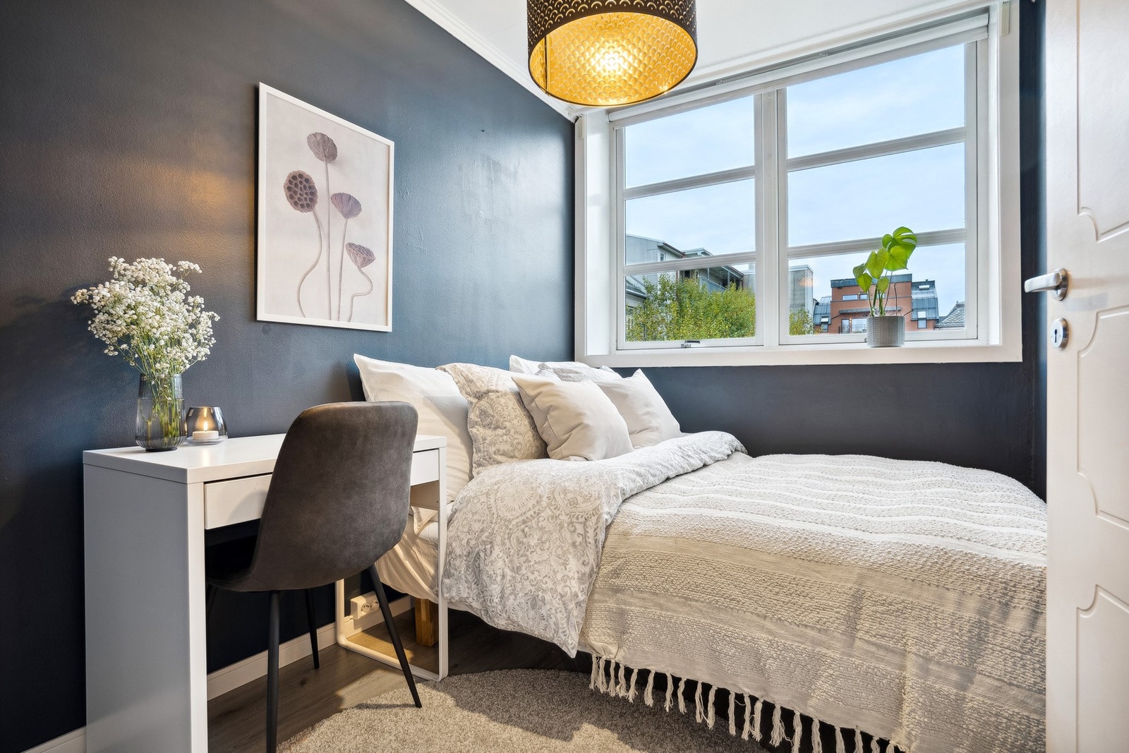 Romslig soverom på 6,5 kvm. Galleribilde