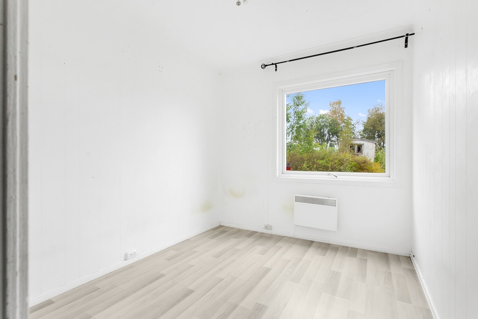 Fra gangen har man adkomst til kjøkken, bad/wc og soverom. Galleribilde