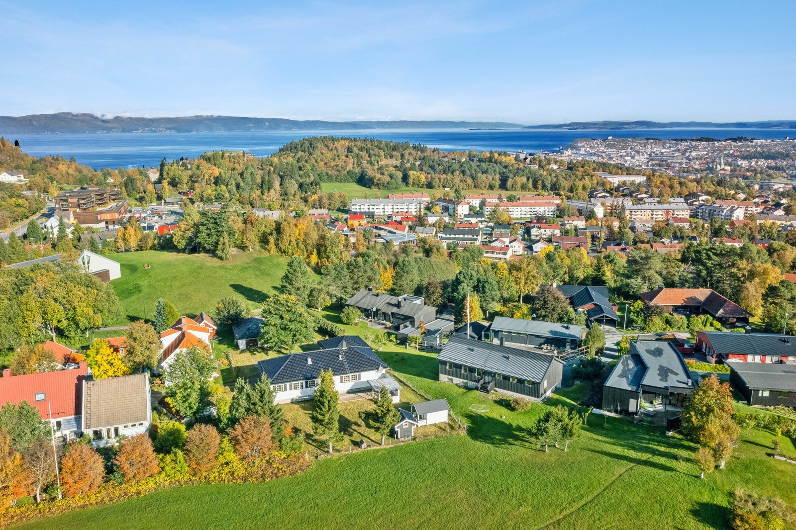 Svært attraktiv beliggenhet med nærhet til både byen og Bymarka. Galleribilde