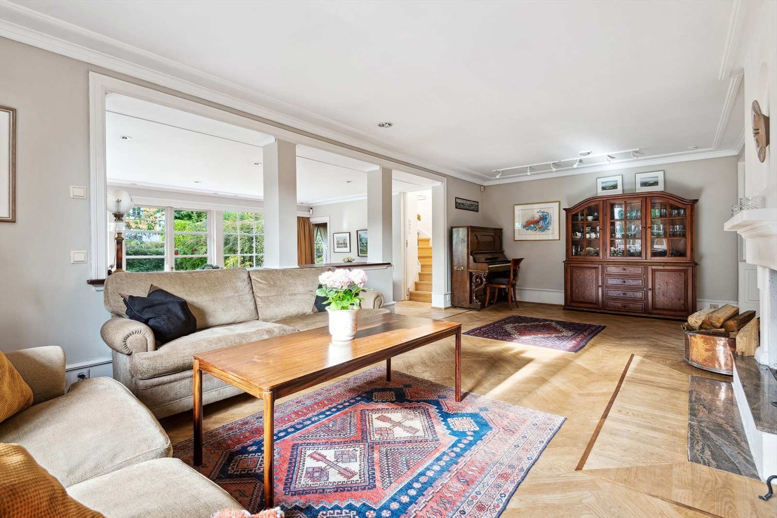 I TV-stuen er det plass til hyggelig sofakrok og ønsket medie- og oppbevaringsmøblement. Galleribilde