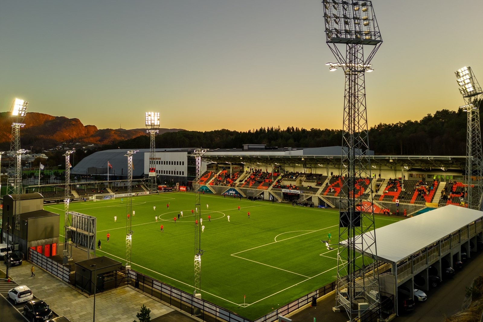 Kort vei også til Åsane Arena Galleribilde