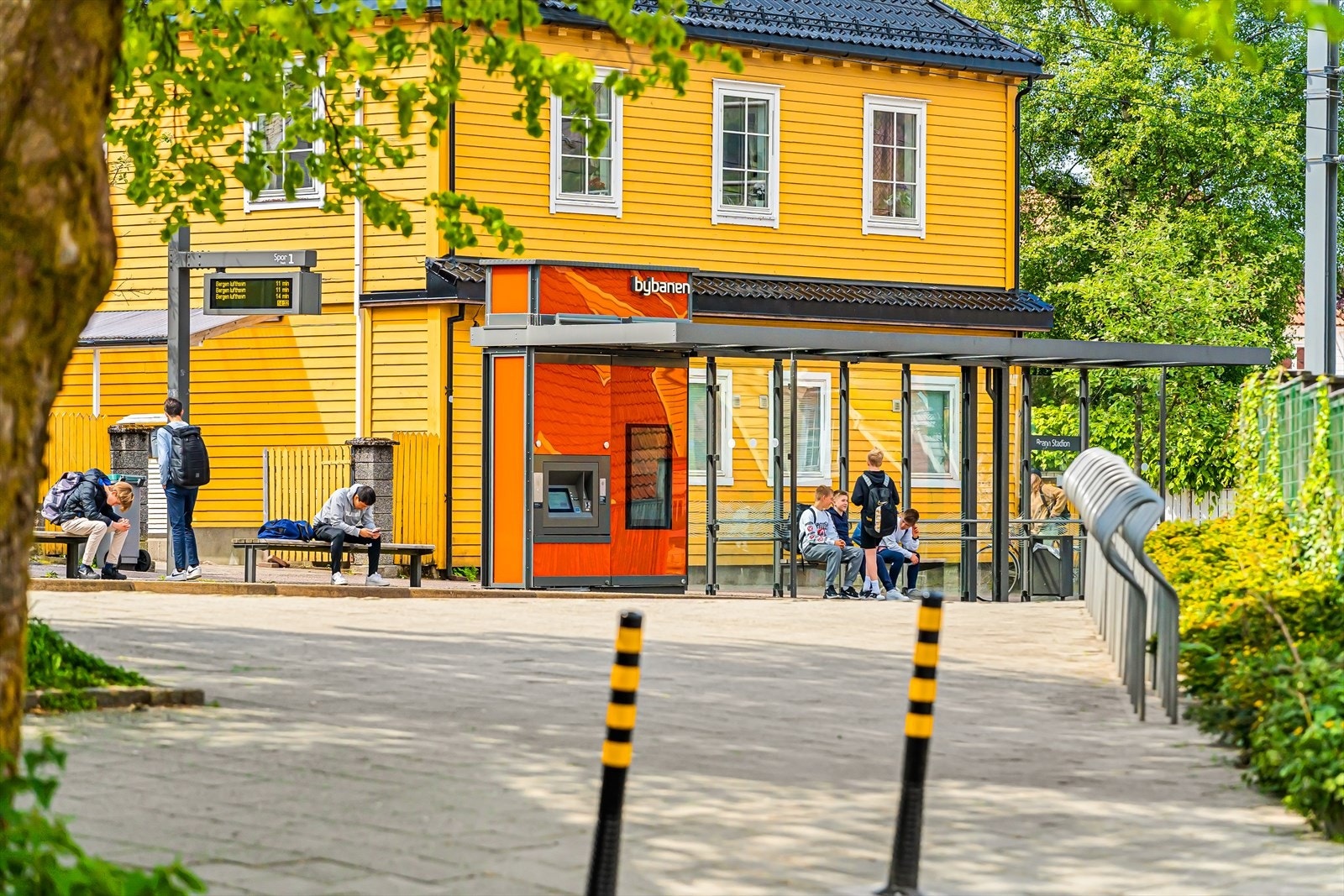 Leiligheten har en svært sentral beliggenhet med kun 3 minutt gange til bybanen Galleribilde