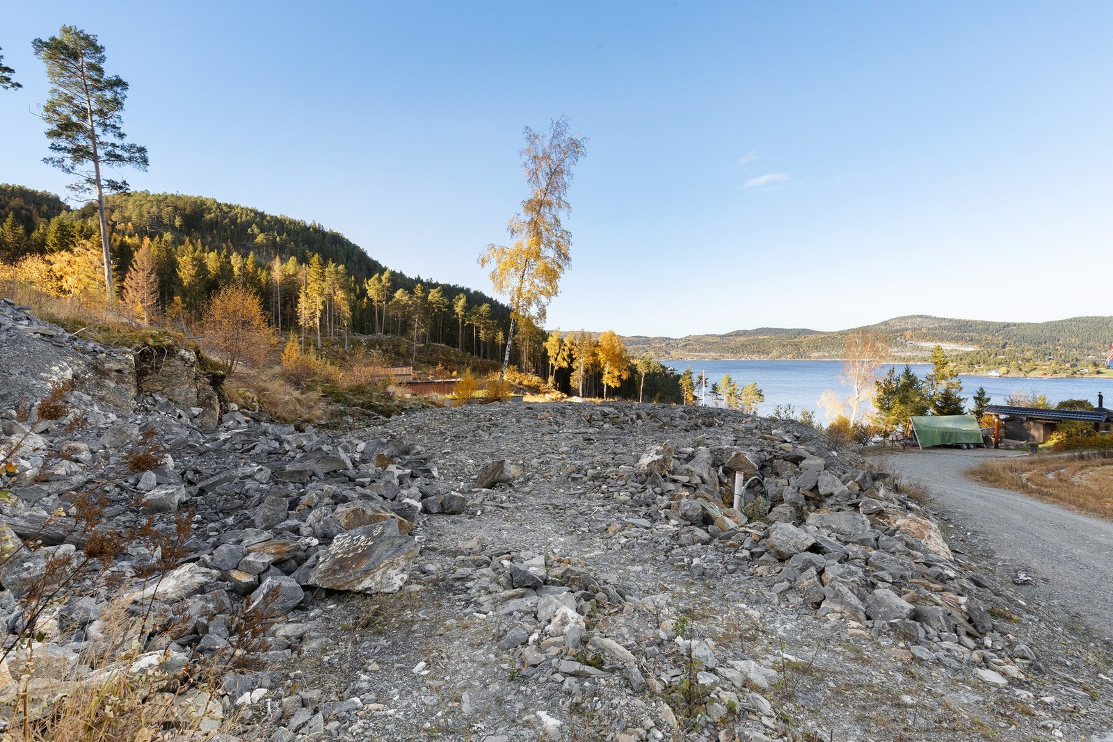 Området byr på fine turmuligheter året rundt - I Åsen finner du flere populære turstier, samt skispor i lysløype på vinteren. Galleribilde