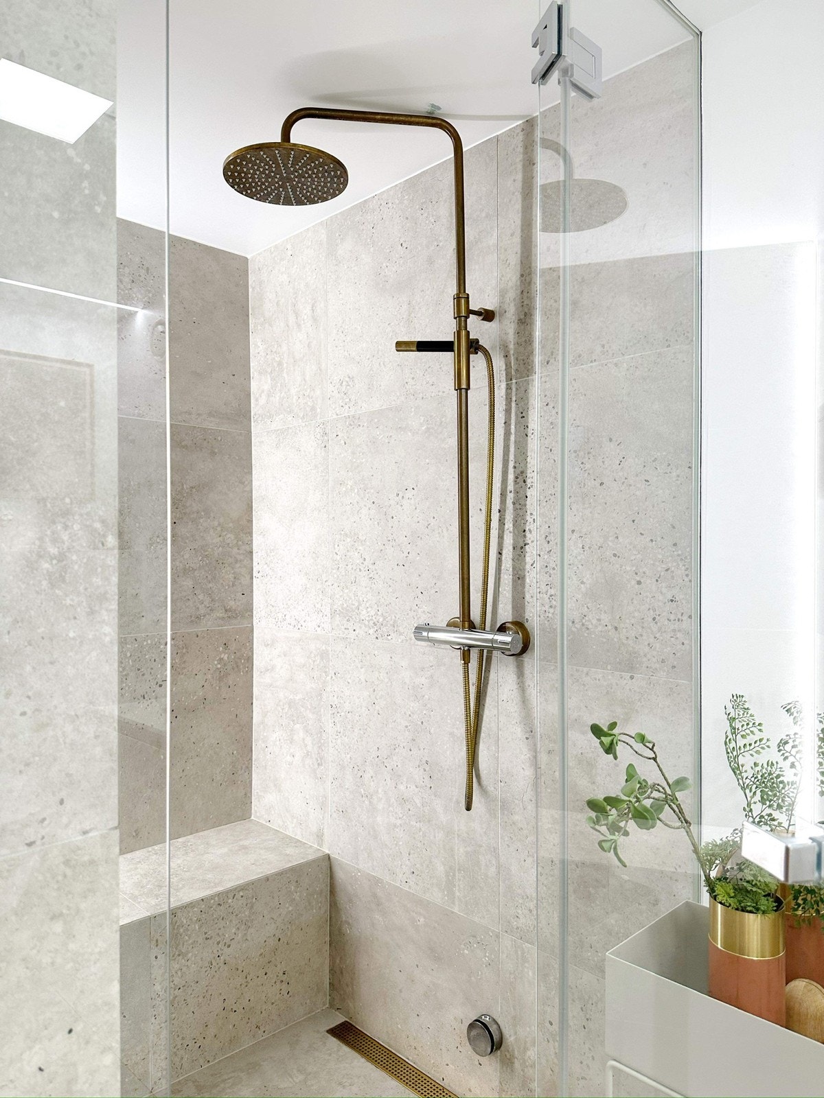 Fra dusjbadet i u.etg. med dusj med steam-funksjon Galleribilde