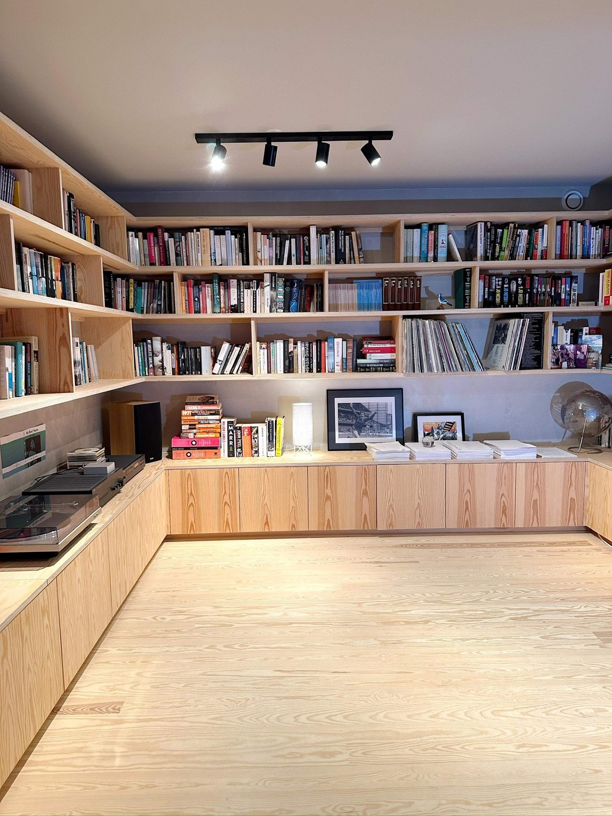 Kontor/bibliotek i u.etg. Galleribilde