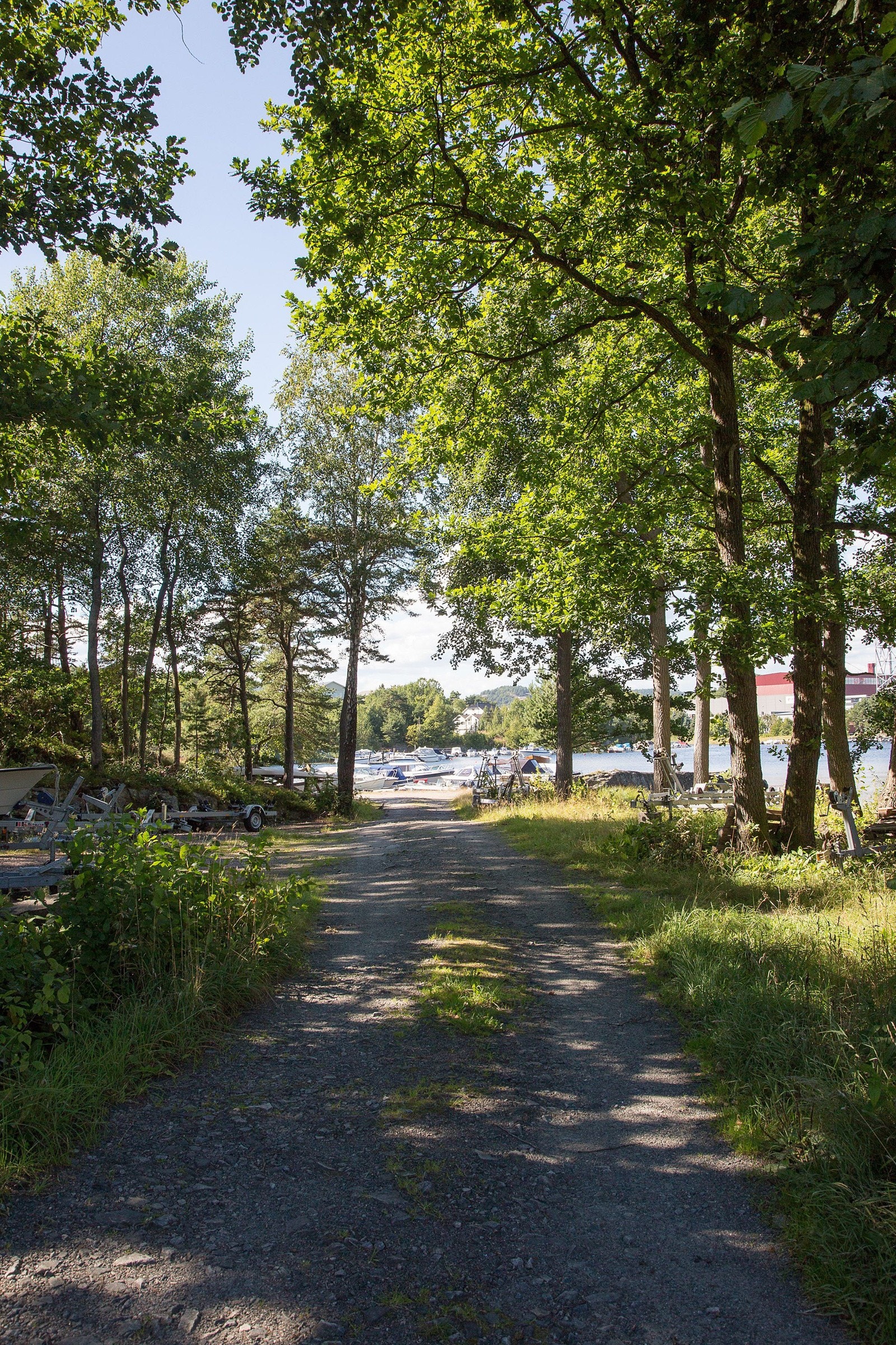 Fra stien ned til båtplassanlegget Galleribilde