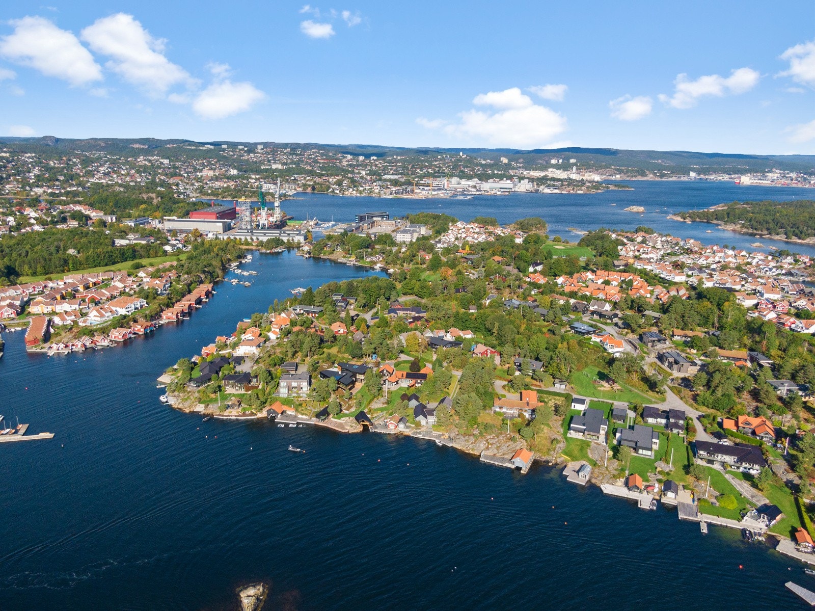 Dronefoto over området Galleribilde