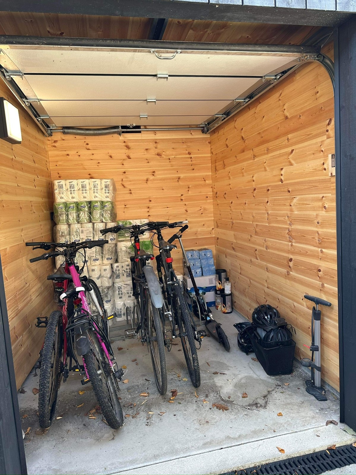 Pratisk sykkelbod med automatisk åpner Galleribilde